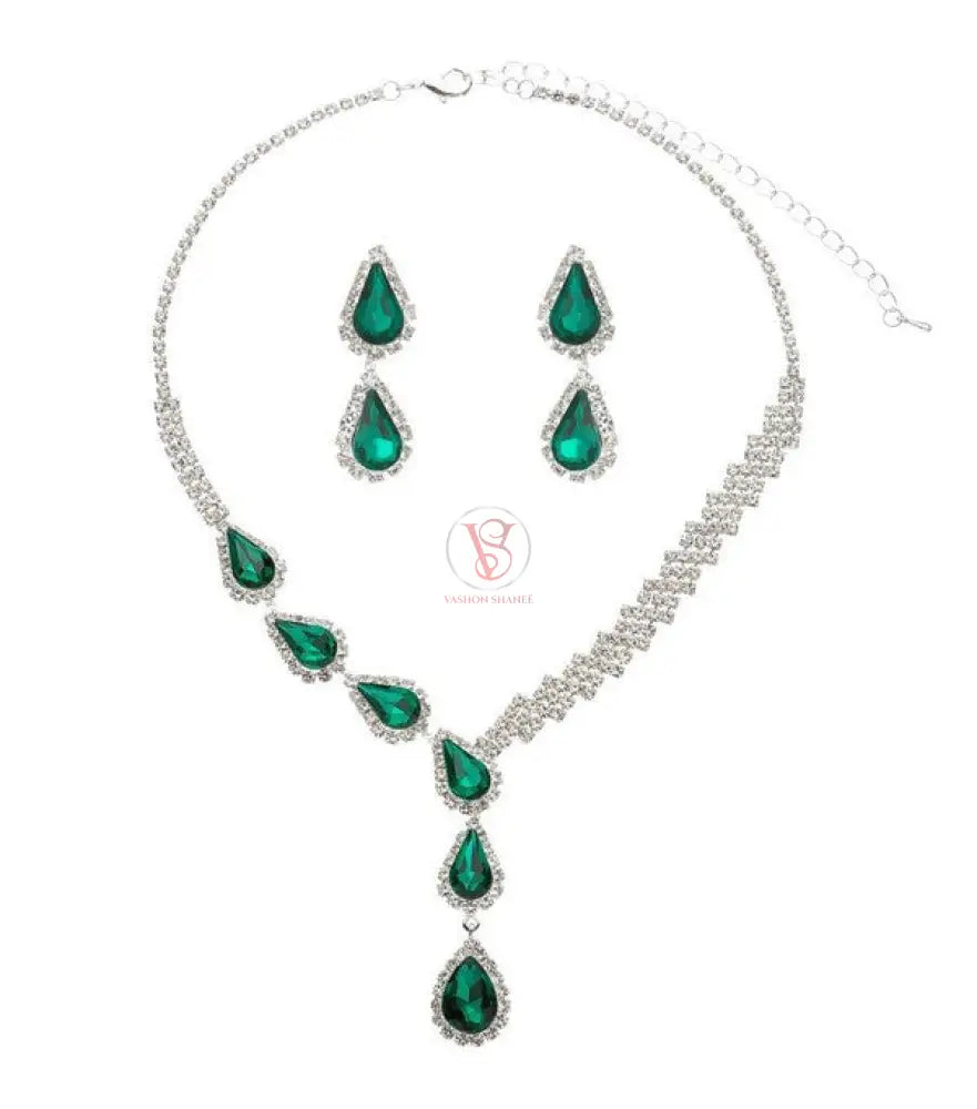 Stunning Emerald And Rhinestone Necklace